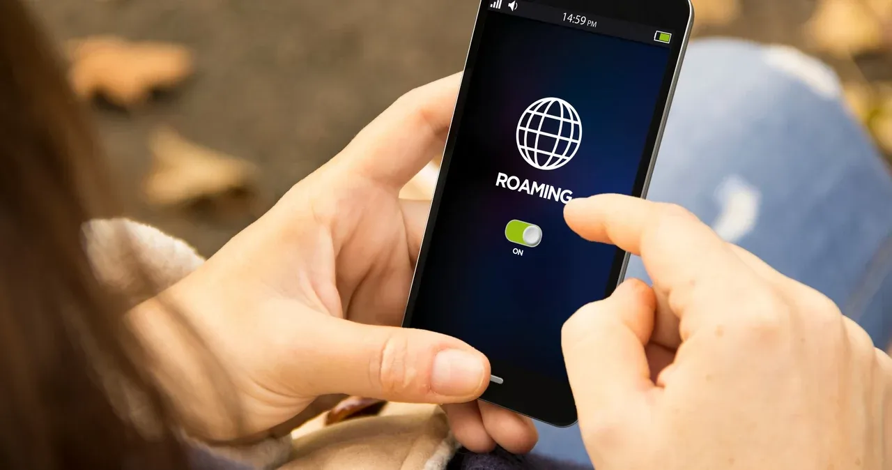 Zdjęcie Czy roaming włącza się automatycznie? Sprawdź, co musisz wiedzieć