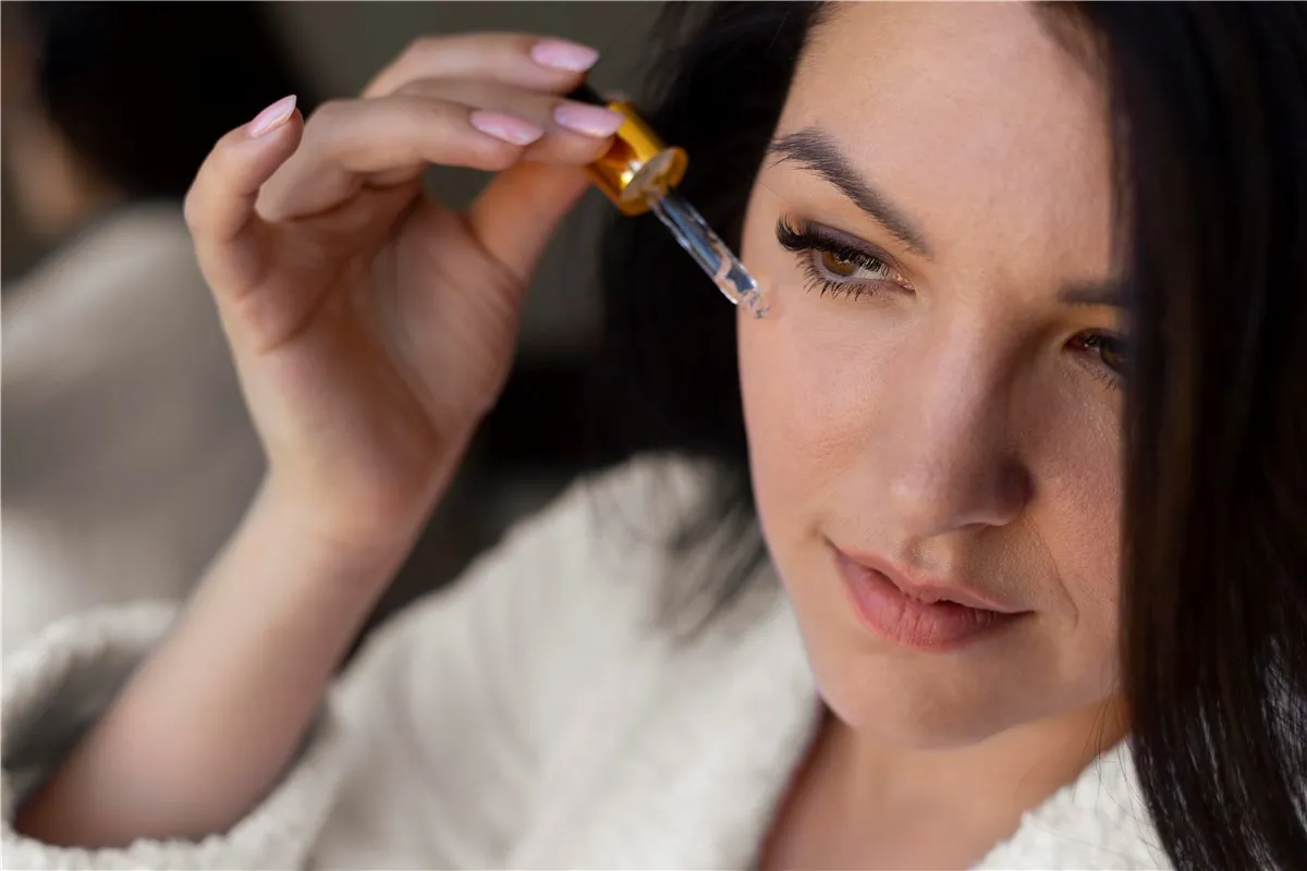 Zdjęcie Z czym łączyć serum z witaminą C? 5 składników i 3 pułapki