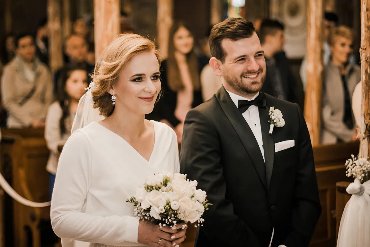 Zdjęcie Jaki kolor bukietu do sukni ecru? Odkryj idealne połączenia kolorystyczne