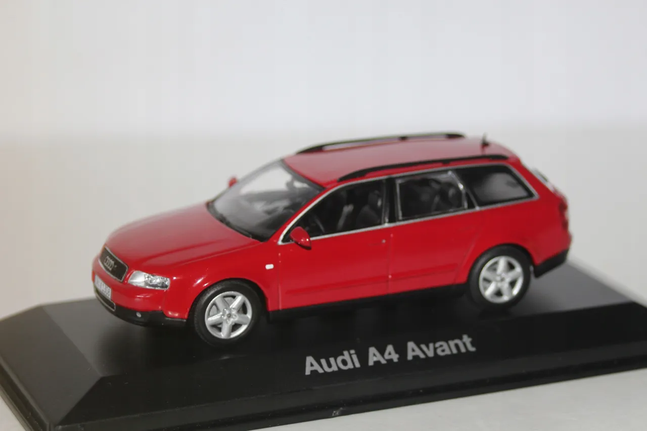 Zdjęcie Zabawki Audi A4 B6 Avant w skali 1:43 - modele, kolory i cechy