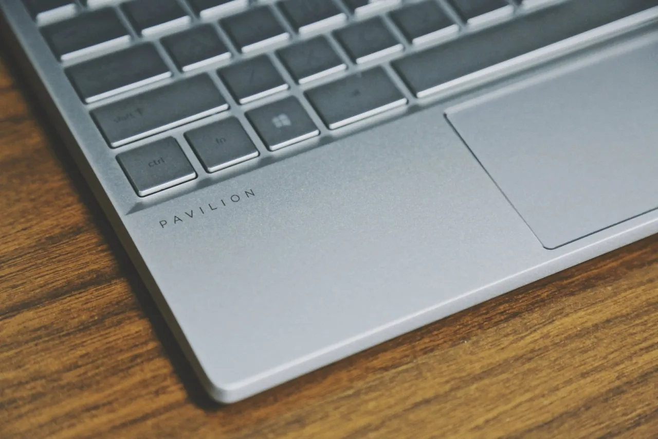 Zdjęcie Najlepszy laptop do Photoshopa – uniknij błędnych wyborów i oszczędź pieniądze