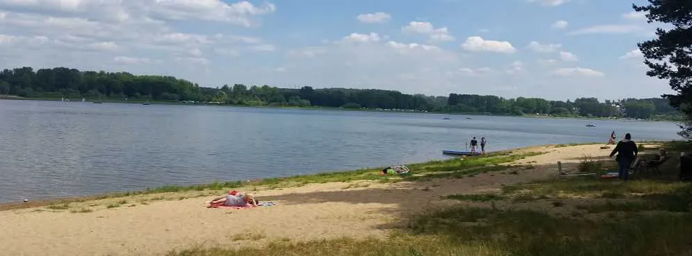Zdjęcie Jezioro Przeczyckie - najlepsze atrakcje i wypoczynek na śląskich plażach