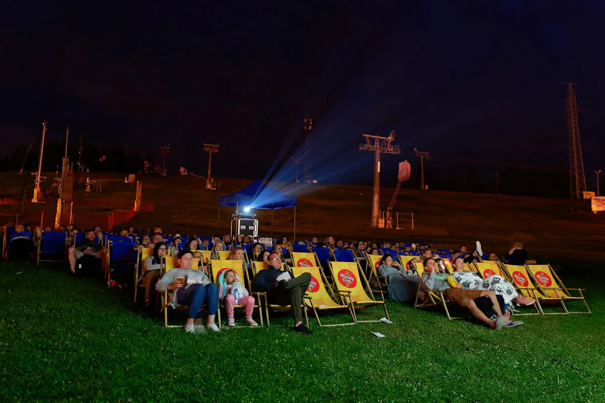 Zdjęcie Jak zorganizować kino plenerowe i uniknąć najczęstszych błędów