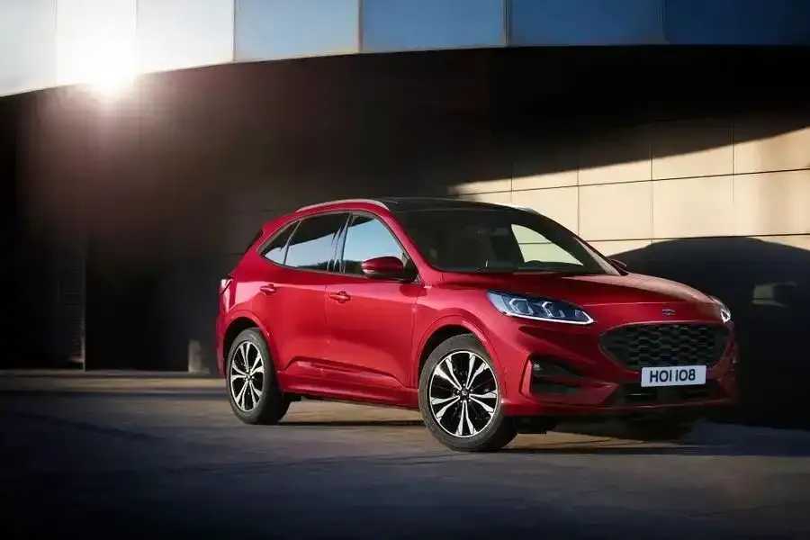 Zdjęcie Ford Kuga - jaki silnik benzynowy wybrać dla najlepszych osiągów?
