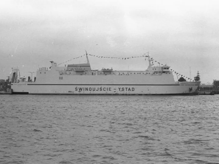 Zdjęcie W którym roku zatonął prom Heweliusz i jakie były tego skutki?