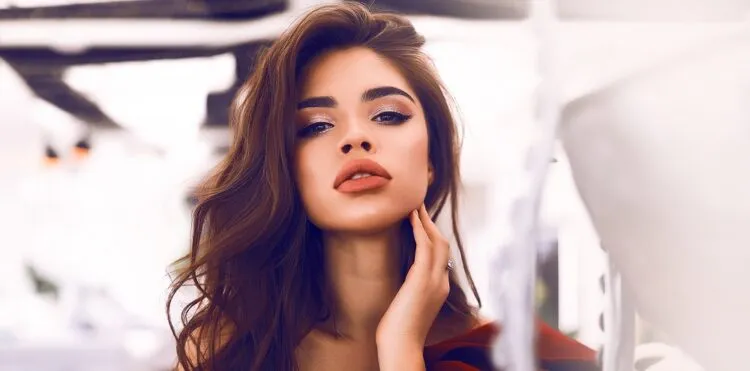 Zdjęcie Co trzeba zrobić żeby zostać modelką? Kluczowe kroki i wskazówki