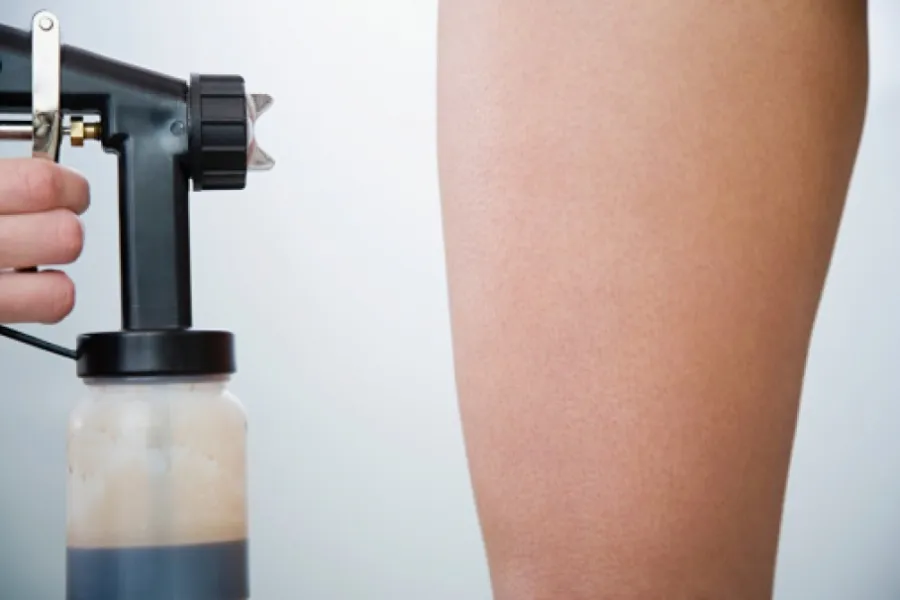 Zdjęcie Jaki peeling przed opalaniem natryskowym? Uniknij błędów i podkreśl efekty