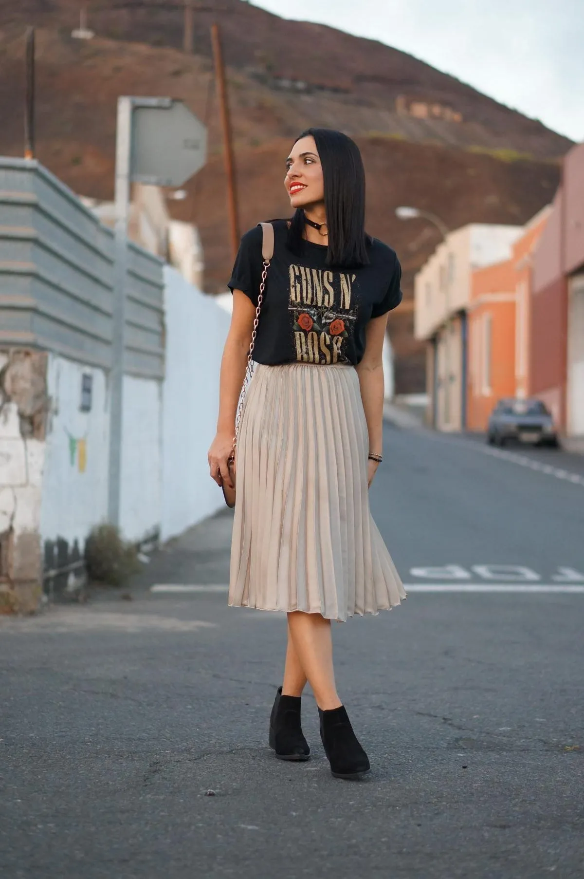 Zdjęcie Faldas largas beige: combina estilo y elegancia para cualquier ocasión