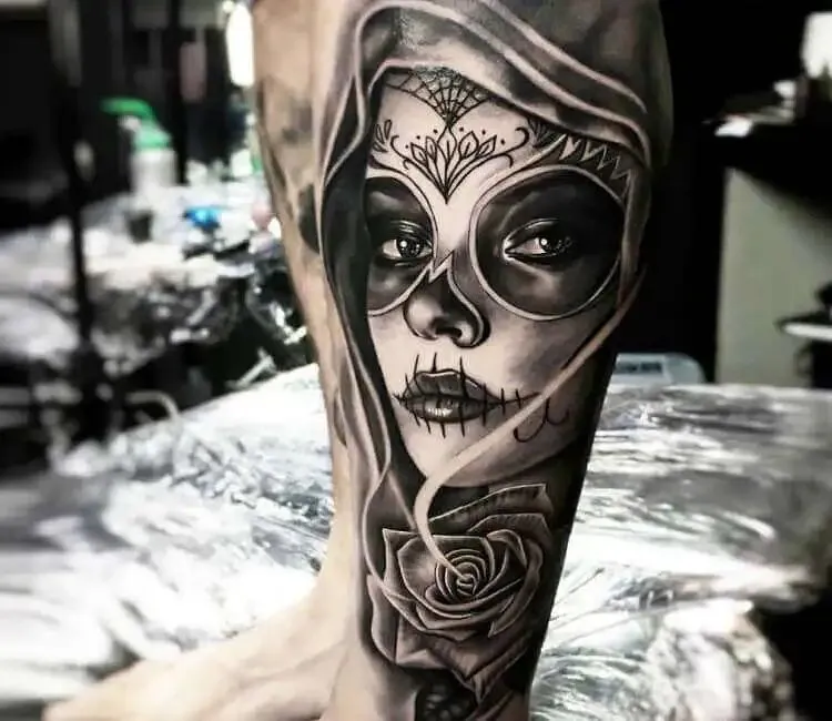 Zdjęcie Santa Muerte tatuaż znaczenie: odkryj ukryte symbole i znaczenie