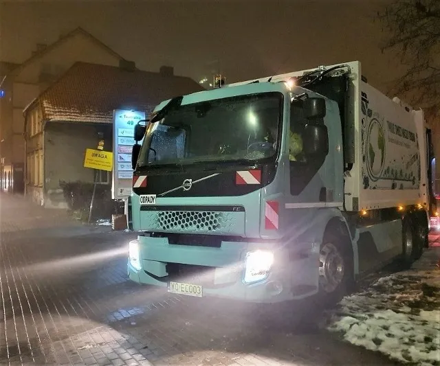 Zdjęcie Samochód, który zbiera elektrośmieci z osiedla – łatwe pozbycie się odpadów