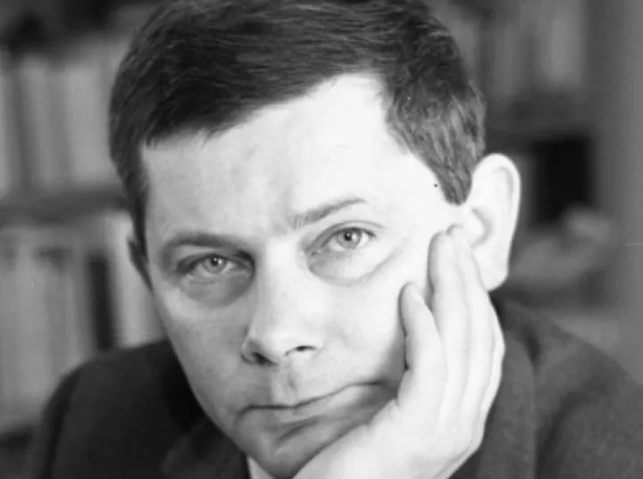 Zdjęcie Gdzie urodził się Zbigniew Herbert? Odkryj tajemnice Lwowa jego życia