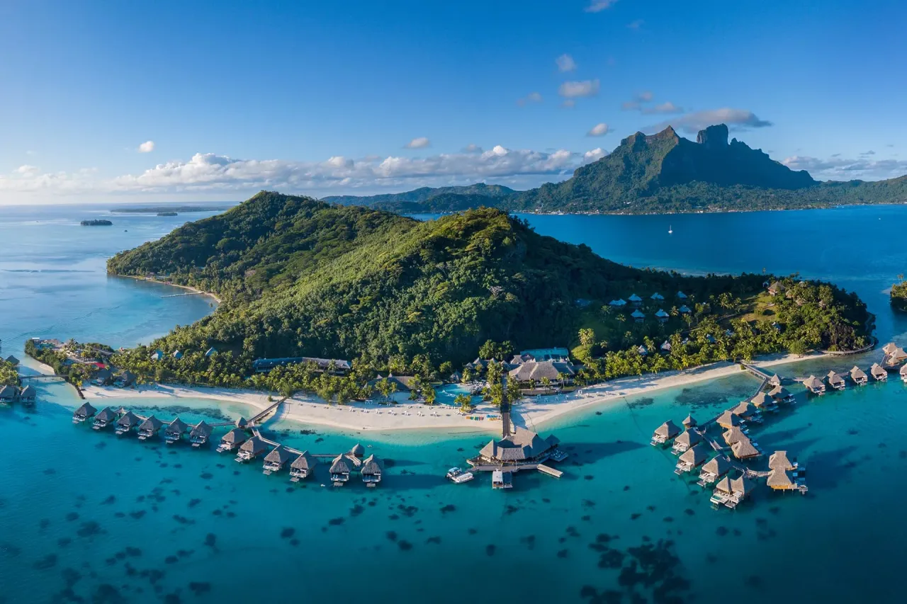 Zdjęcie Gdzie leżą wyspy Bora Bora? Odkryj ich niezwykłe położenie w Polinezji