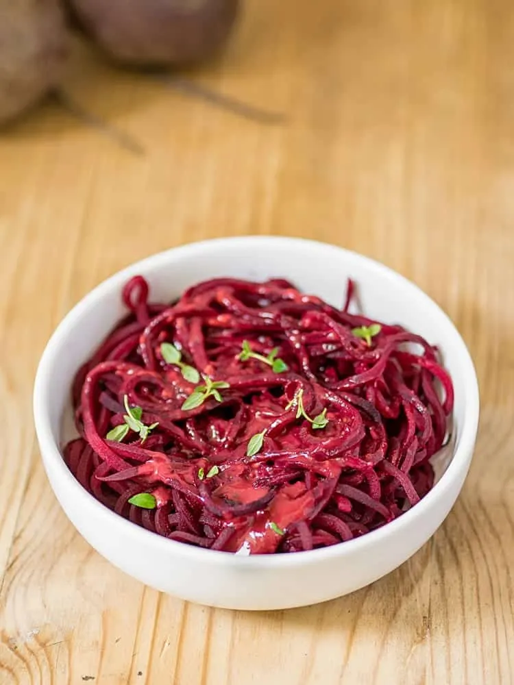 Zdjęcie Wyjątkowe spaghetti z burakami – prosty przepis na pyszne danie