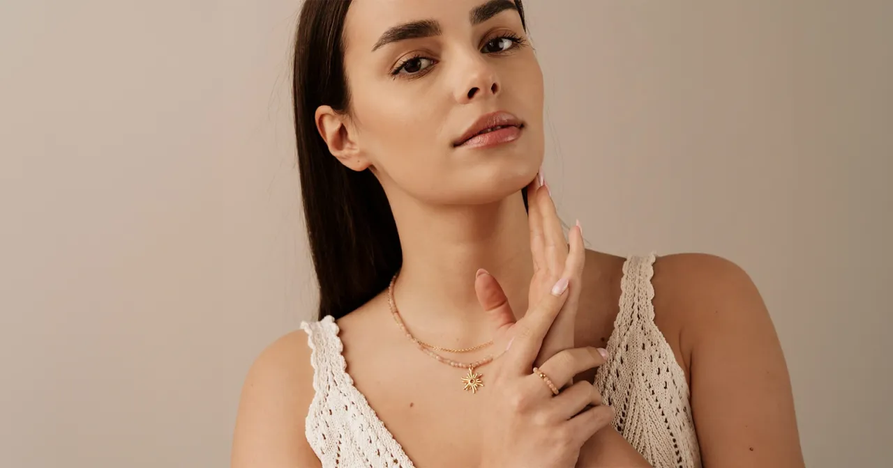 Zdjęcie Co oznacza naszyjnik choker? Historia, styl i jego znaczenie