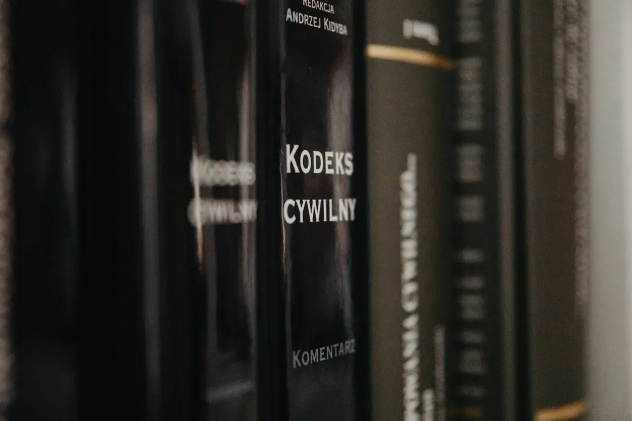 Zdjęcie Sprawy spadkowe: adwokat czy radca prawny – co wybrać, aby nie żałować?