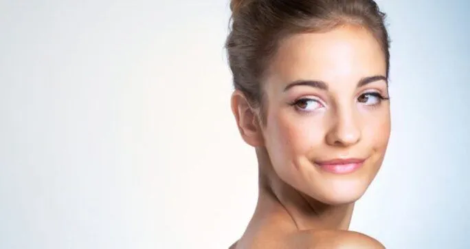 Zdjęcie Jak zmienić bladą cerę na zdrową i promienną - sprawdzone metody