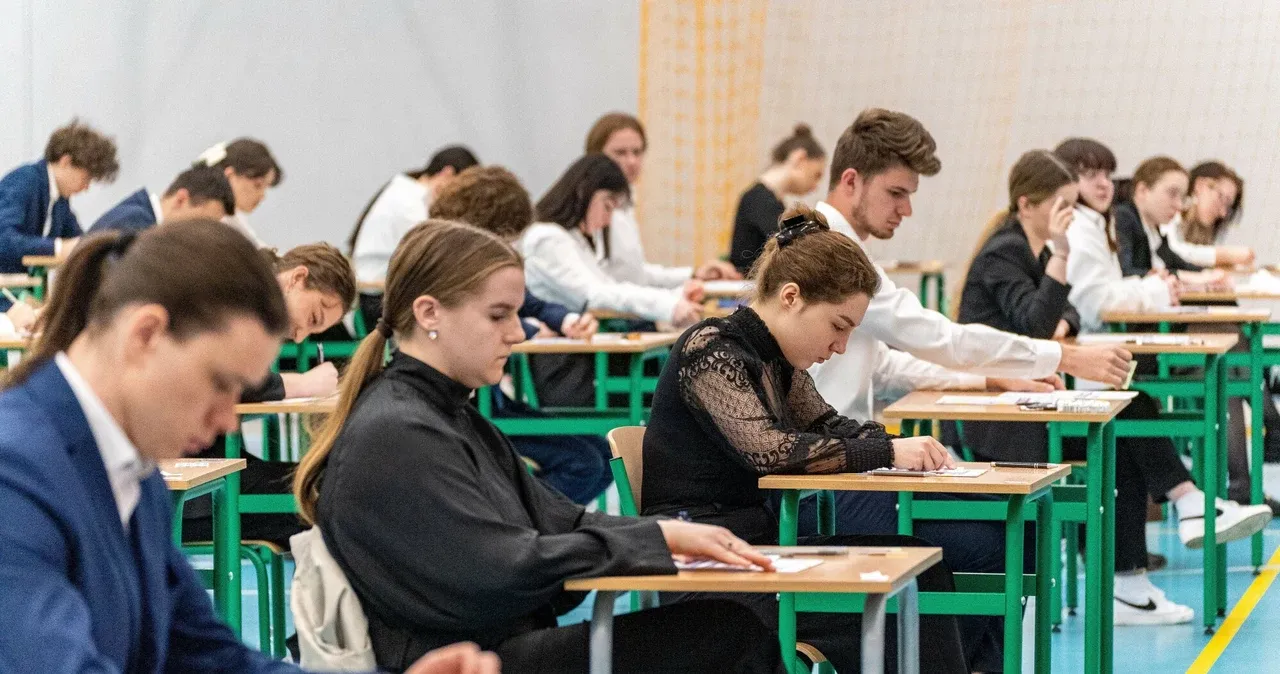 Zdjęcie Ile przedmiotów na maturze? Odkryj maksymalne możliwości wyboru