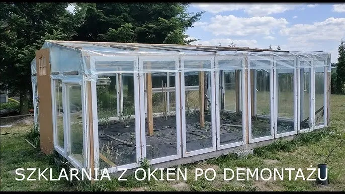 Zdjęcie Jak zrobić inspekt ze starych okien i cieszyć się wcześniejszymi plonami