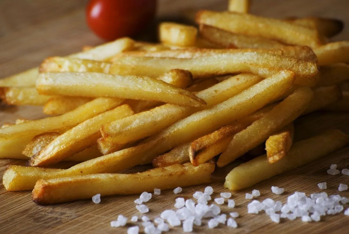 Zdjęcie Jaka temperatura oleju do frytek, aby uzyskać idealną chrupkość?