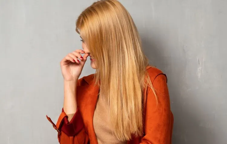 Zdjęcie Z rudego na blond jaka farba - uniknij niechcianych odcieni i zniszczeń