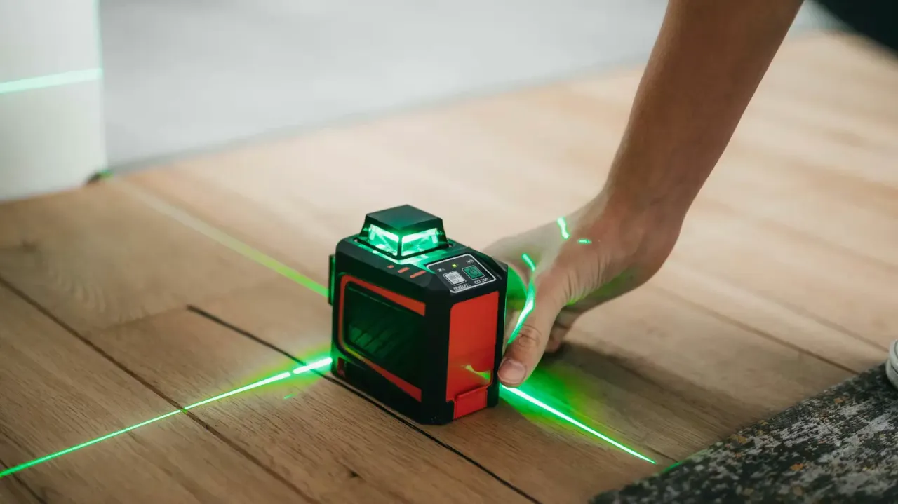 Zdjęcie Poziomica laserowa: Jaki wybrać? Praktyczny przewodnik i ranking
