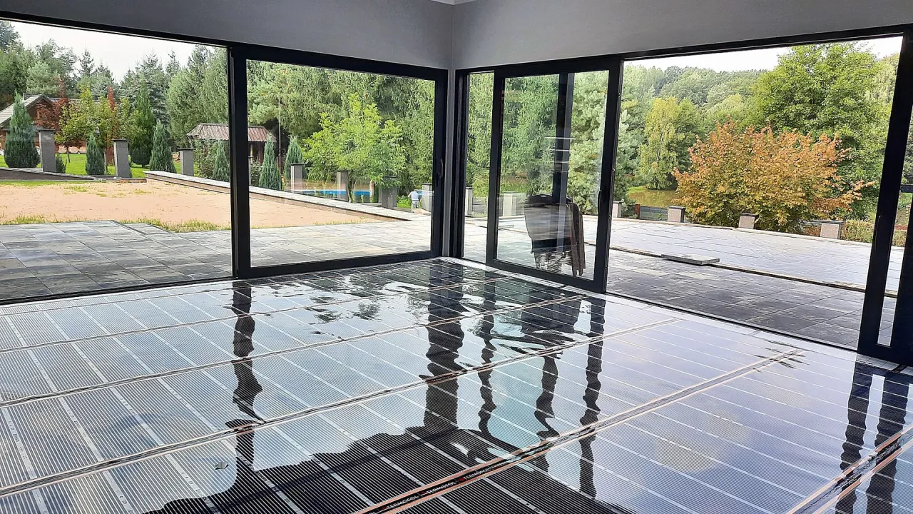 Zdjęcie Ogrzewanie podłogowe wodne czy elektryczne - co wybrać, aby zaoszczędzić?