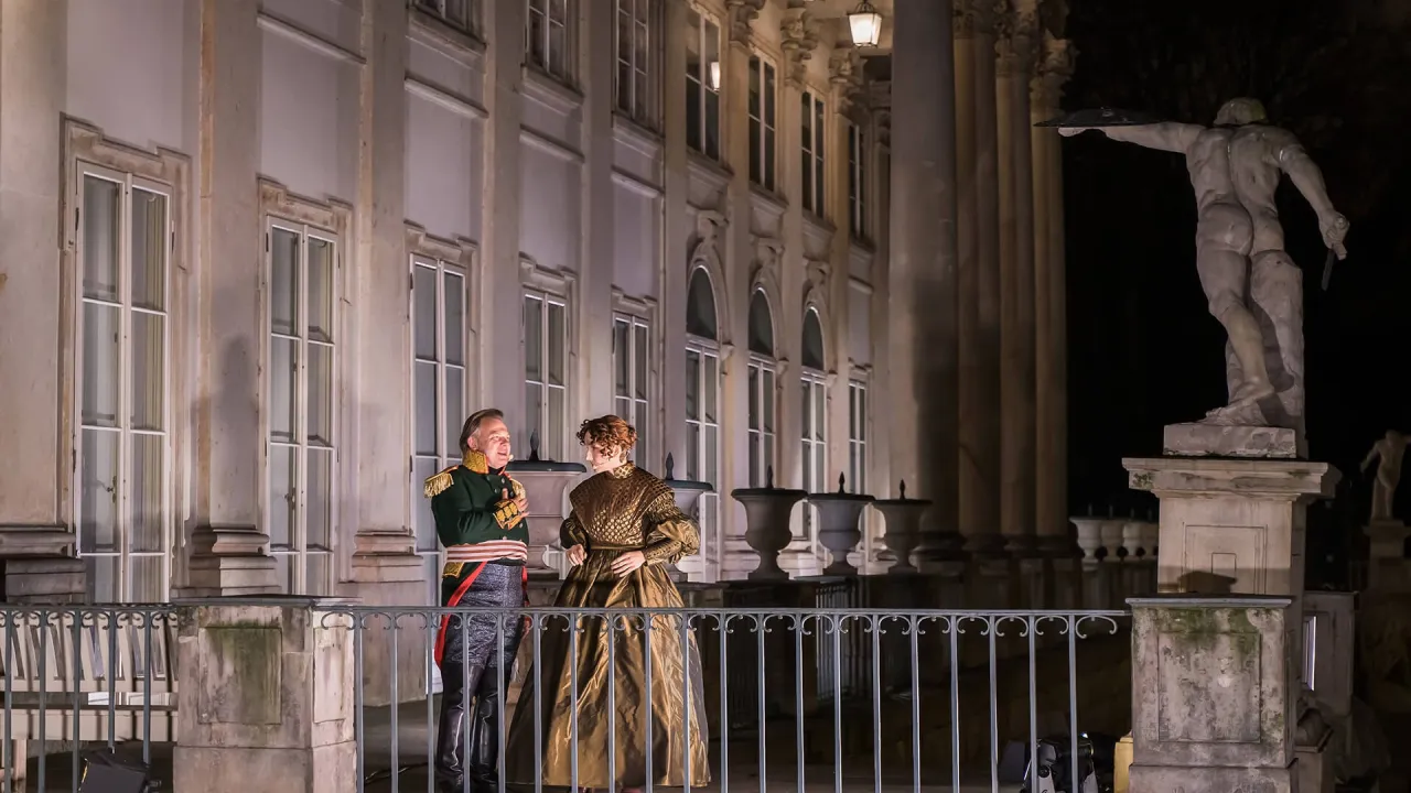 Zdjęcie Noc listopadowa spektakl – odkryj jego głębię i znaczenie w historii