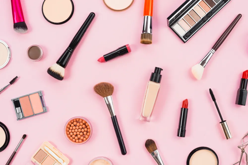 Zdjęcie Co jest potrzebne do makijażu: 10 niezbędnych produktów