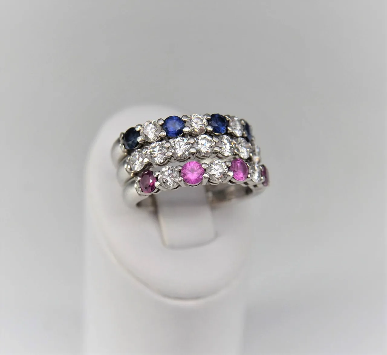 Zdjęcie Tiffany &amp; Co obrączki – elegancja, jakość i wyjątkowe ceny