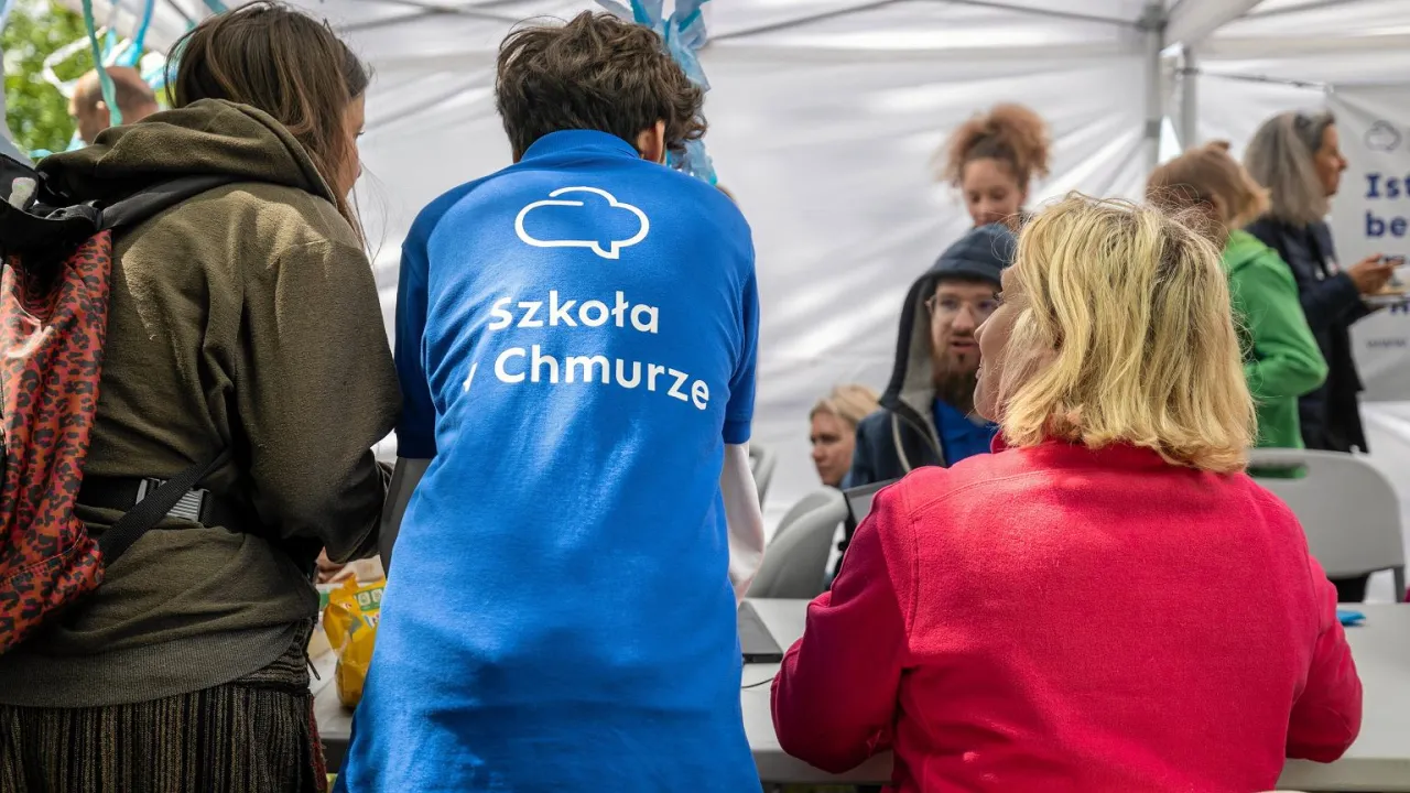 Zdjęcie Czy za szkołę w chmurze się płaci? Sprawdź nowe opłaty i ulgi