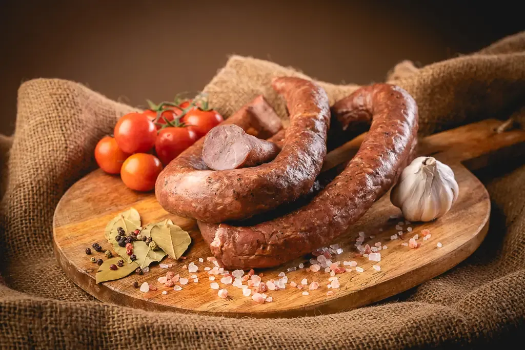 Zdjęcie Kiełbasa z renifera: gdzie kupić, jak przygotować i jakie ma smaki
