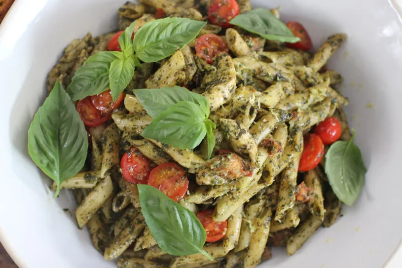 Zdjęcie Prosty przepis na penne z kurczakiem i pesto – smaczny obiad w 30 minut
