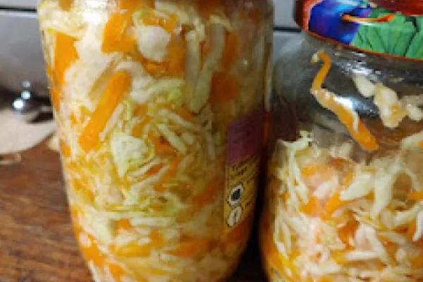 Zdjęcie Prosta sałatka z kapusty jak u chińczyka – smak Azji w 10 minut