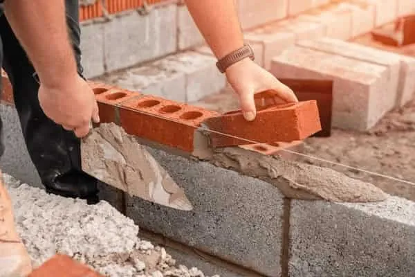 Zdjęcie Ile zaprawy murarskiej na m2? Sprawdź, jak uniknąć błędów i oszczędzić materiał