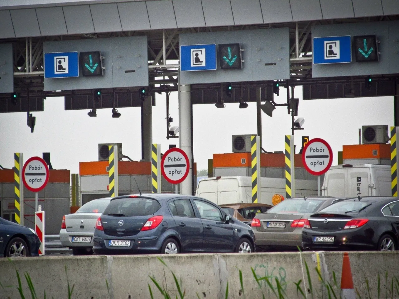 Zdjęcie Ile kosztuje przejazd autostradą A4? Przegląd stawek i aktualności.