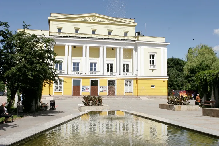 Zdjęcie Teatr Rampa: Poznaj historię i repertuar, który zachwyca widzów