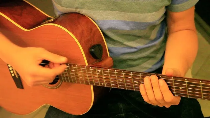 Zdjęcie Na czym gra Ed Sheeran? Odkryj sekrety jego gitar i stylu gry