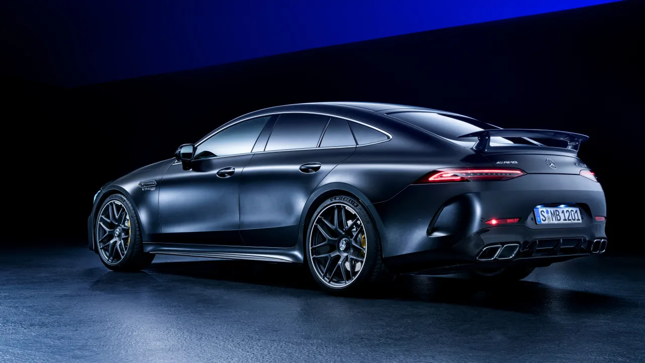 Zdjęcie Mercedes AMG GTR 4 door - moc, cena i porównanie z innymi modelami