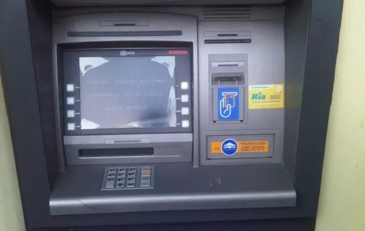 Zdjęcie Bankomaty w Żywcu - Gdzie je znaleźć i godziny otwarcia bankomatów