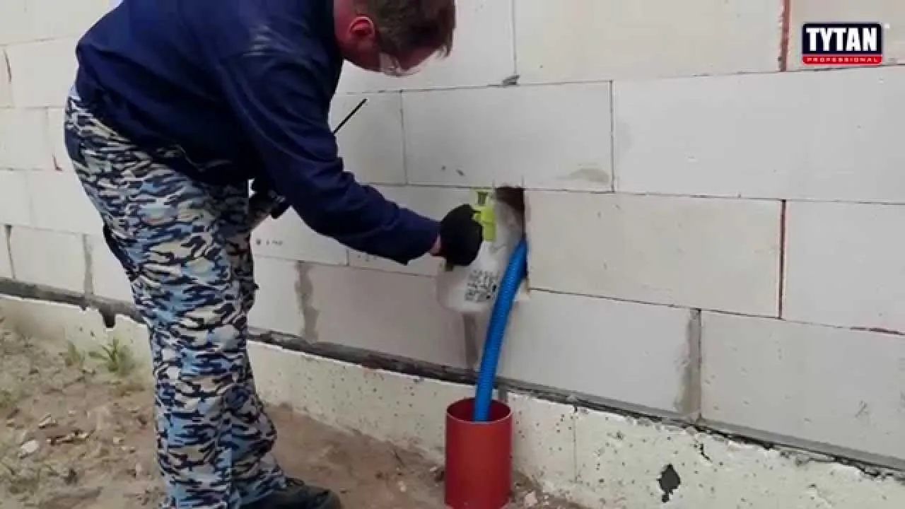 Zdjęcie Jak usunąć piankę montażową z elewacji - 5 skutecznych metod