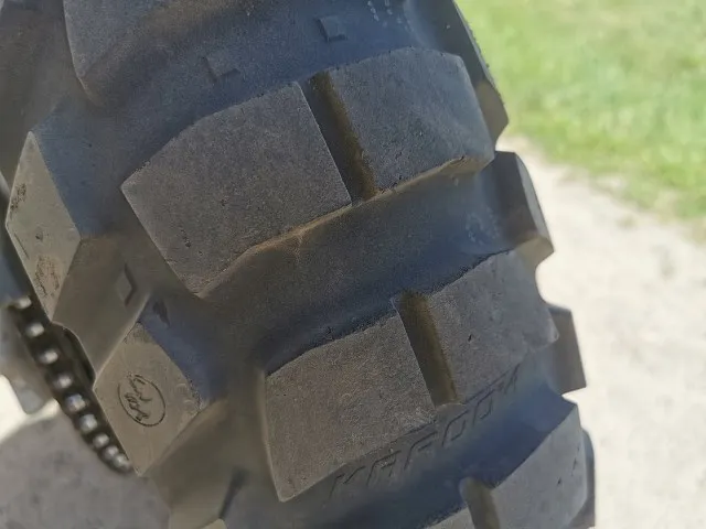 Zdjęcie Jakie opony do turystycznego enduro wybierać, aby uniknąć problemów?