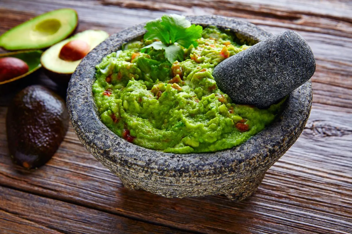 Zdjęcie Jak zapobiec ciemnieniu guacamole: sprawdzone sposoby na świeżość