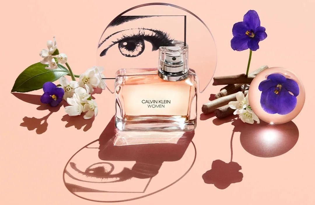 Zdjęcie Najładniejsze perfumy Calvin Klein damskie, które zachwycają nutami zapachowymi