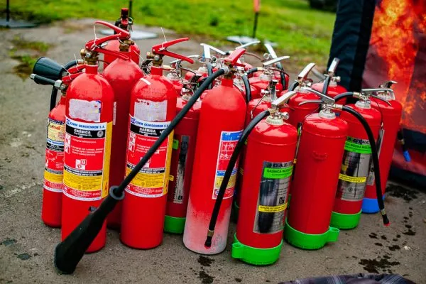 Zdjęcie Kto sporządza instrukcję bezpieczeństwa pożarowego? Poznaj odpowiedzialność
