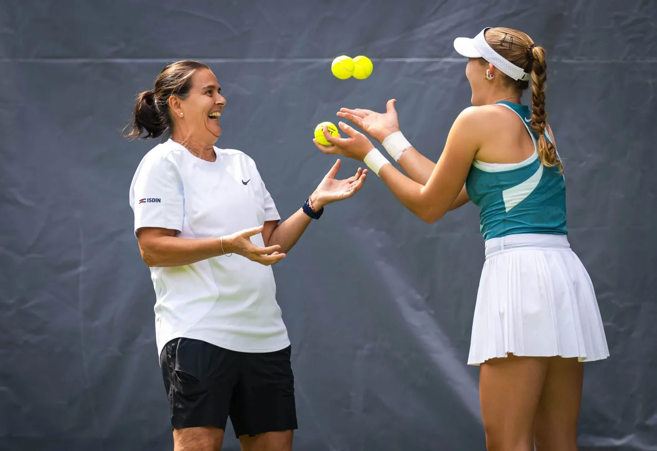 Zdjęcie Conchita Mart&iacute;nez: La mente maestra tras Mirra Andreeva