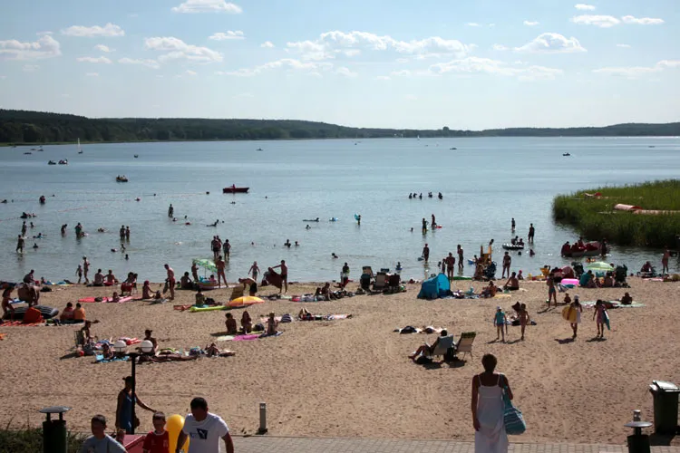 Zdjęcie Jezioro w Boszkowie - wszystko o plażach, atrakcjach i wypoczynku 2025