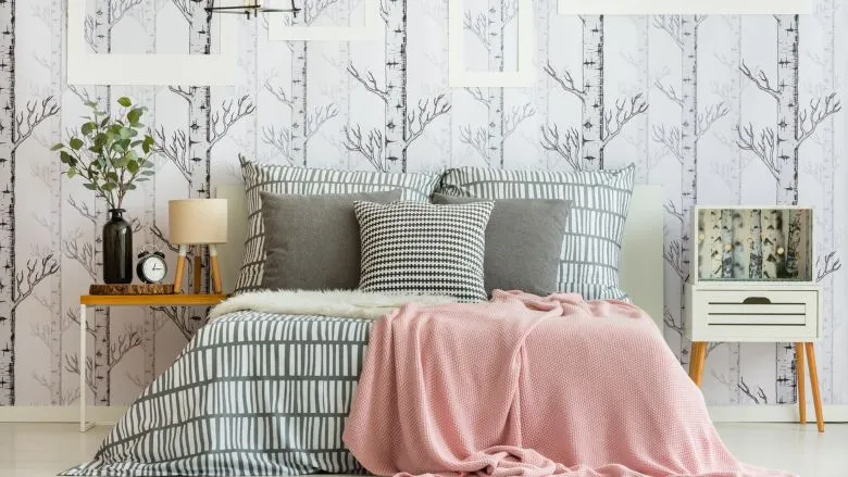 Zdjęcie Dormitorios con papel pintado: ¿Cuál es tu estilo? Ideas y trucos