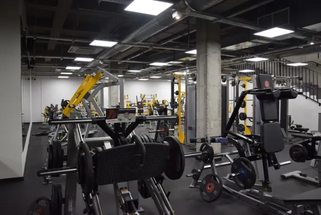 Zdjęcie Gdzie znaleźć najlepsze kluby CrossFit w Katowicach i ich godziny otwarcia