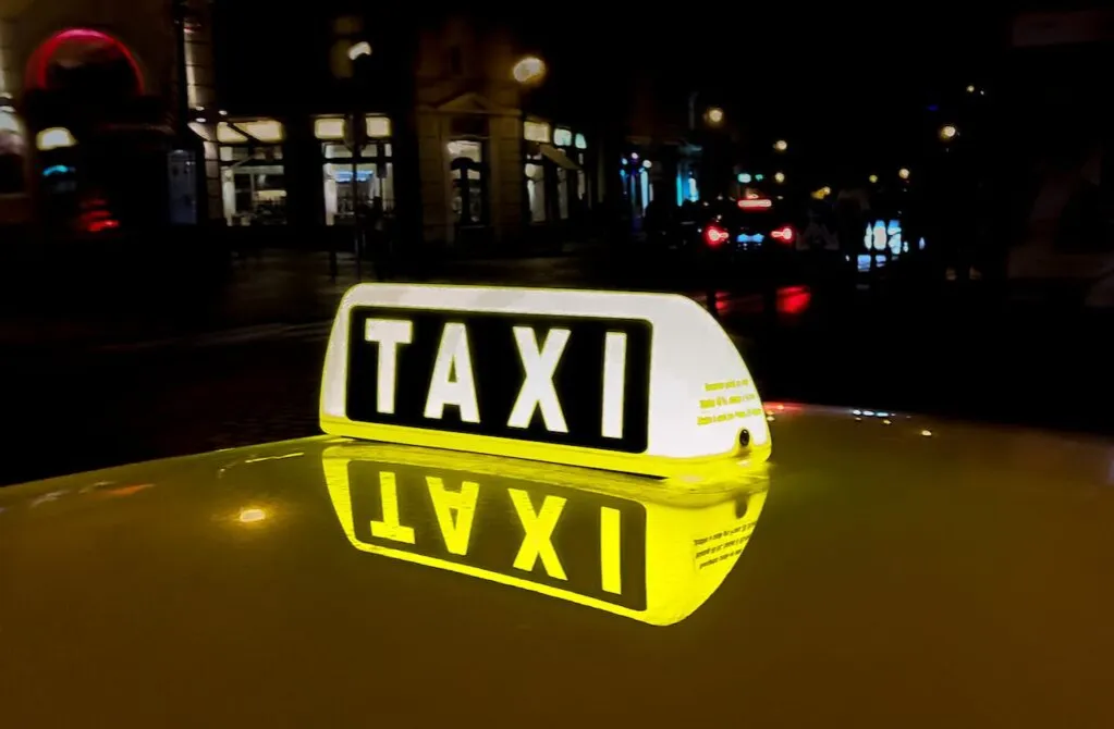Zdjęcie Ile kosztuje taxi z międzyzdrojów do świnoujścia? Sprawdź ceny i trasy