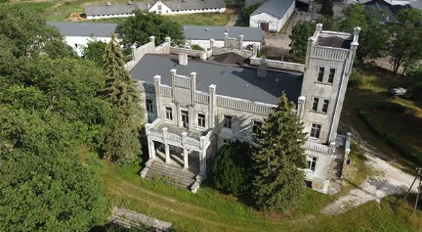 Zdjęcie Pałac w Chwaliszewie: Historia, architektura i aktualny status sprzedaży